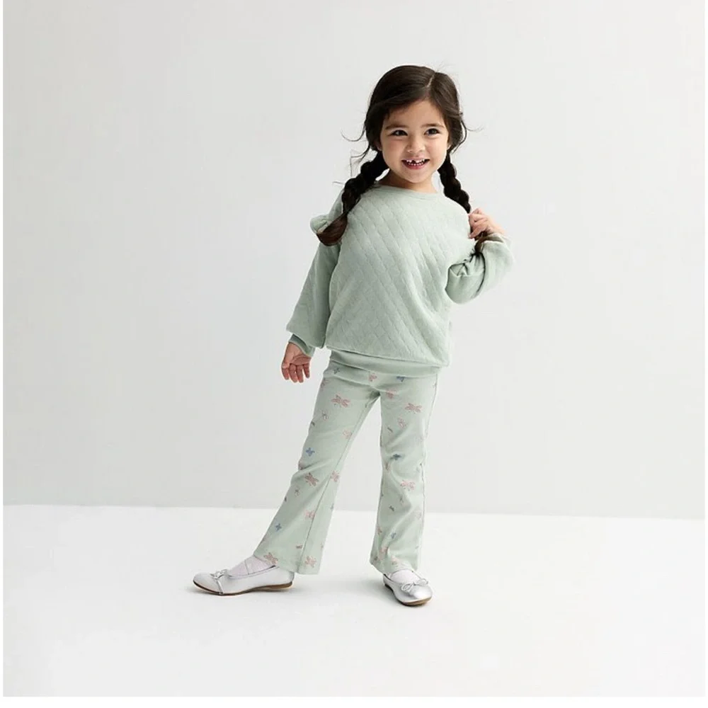 Carter’s 2 pc butterfly sweater and pant set size 5T